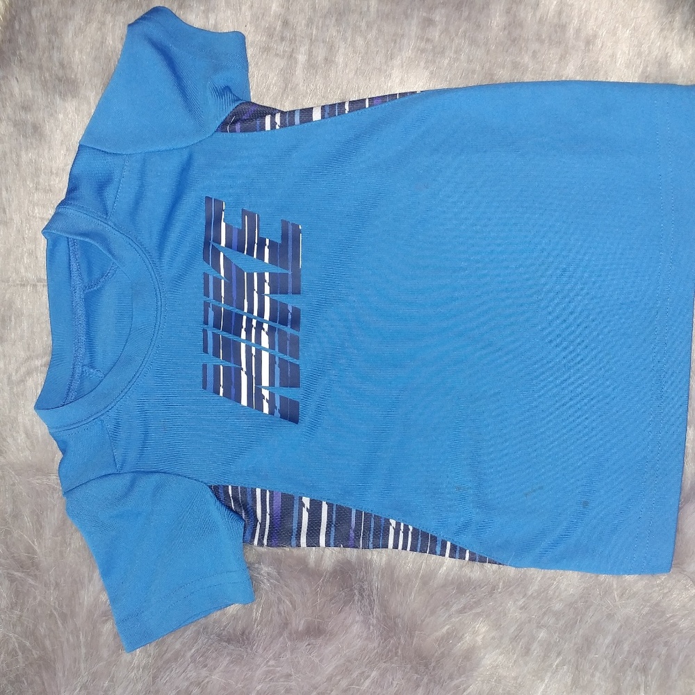 3/$25 Nike | boys blue white crewneck t shirt 4/5